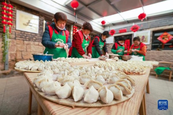 九龙证券配资 山东荣成：春节里“暖心食堂”不打烊